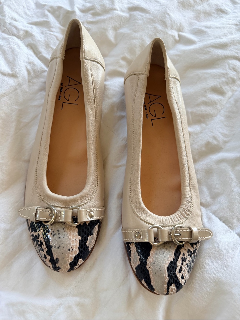 AGL (Attilio Giusti Leombruni) Cream Leather Ballet Flats with Snake-Print Toe
